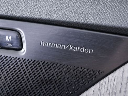 Certified 2024 Volvo XC90 B6 Plus w/ Protection Package Premier image 9