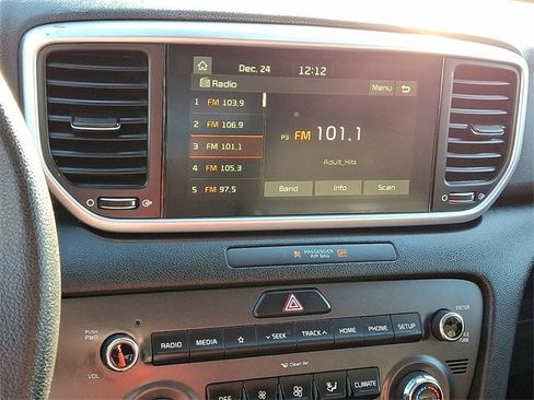 Certified 2022 Kia Sportage LX w/ LX AWD Value Edition Package image 15