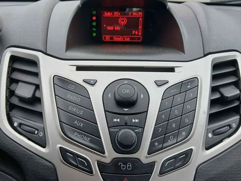 Used 2011 Ford Fiesta SE w/ 203A Rapid Spec Order Code FWD image 9