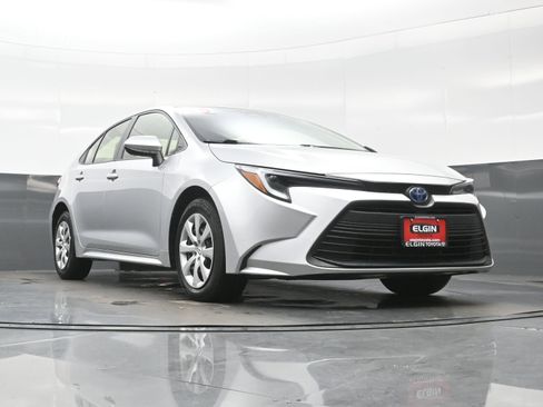 Used 2025 Toyota Corolla LE FWD image 24
