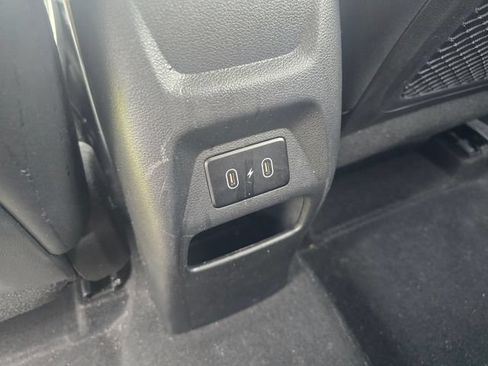 Used 2025 Hyundai Venue Limited FWD image 27