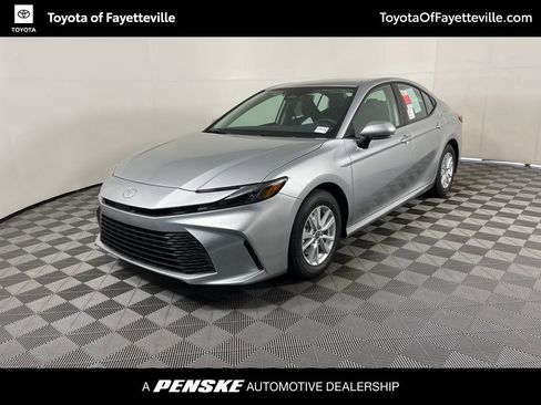 Used 2026 Toyota Camry LE w/ Convenience Package FWD image 1