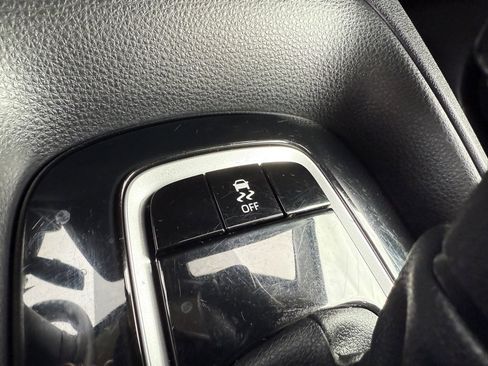 Used 2022 Toyota Corolla LE image 23