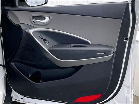 Used 2018 Hyundai Santa Fe AWD image 22