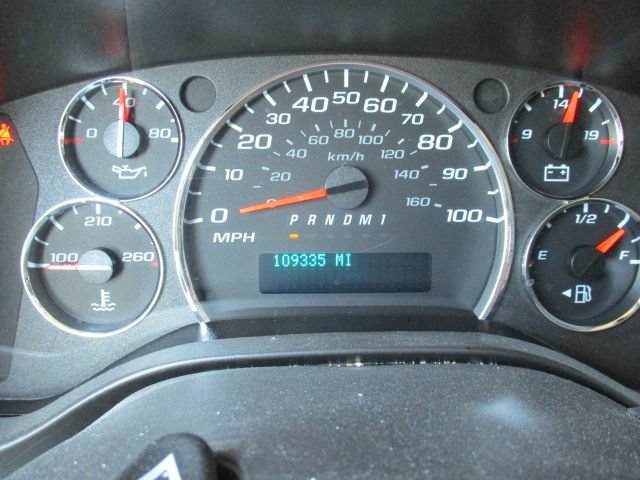 Used 2020 Chevrolet Express 2500 w/ Driver Convenience Package RWD image 15