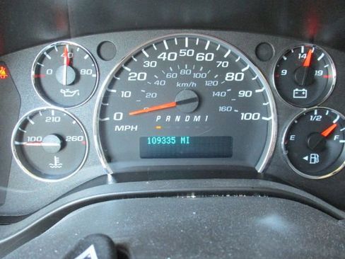 Used 2020 Chevrolet Express 2500 w/ Driver Convenience Package image 15