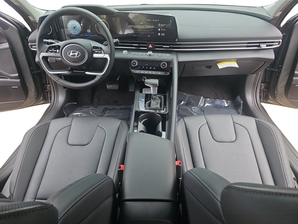 New 2026 Hyundai Elantra Limited FWD image 9