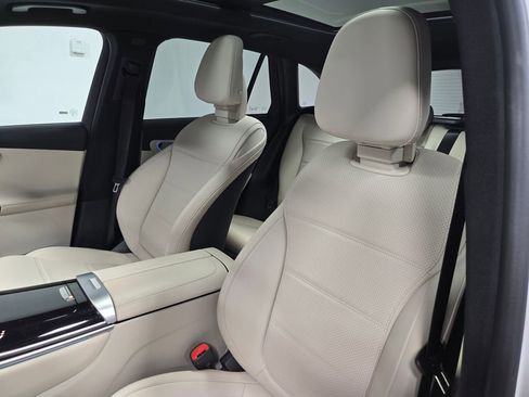 Used 2023 Mercedes-Benz GLC 300 4MATIC image 12
