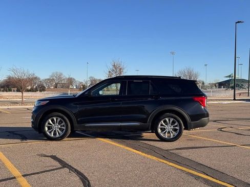 Used 2023 Ford Explorer XLT w/ Equipment Group 202A image 38