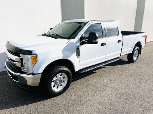 Used 2017 Ford F350 XLT image 18