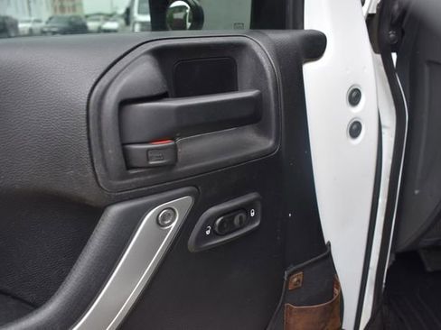 Used 2013 Jeep Wrangler Sahara AWD/4WD image 17