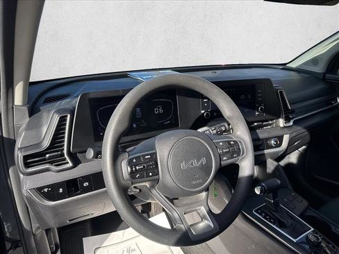 Used 2023 Kia Sportage LX image 10