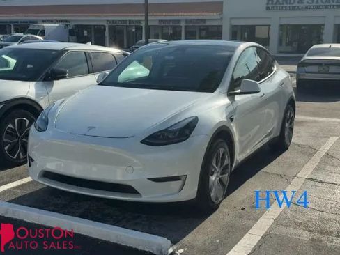 Used 2023 Tesla Model Y Long Range AWD/4WD image 1