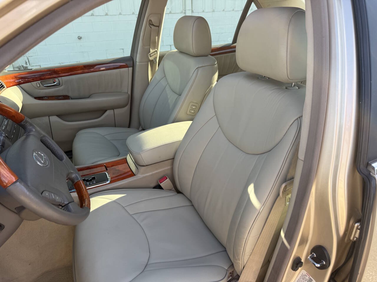 Used 2002 Lexus LS 430 RWD image 25