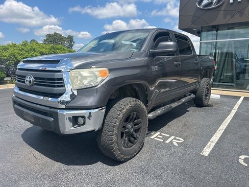 Used 2014 Toyota Tundra SR5 w/ SR5 Upgrade Package AWD/4WD image 3