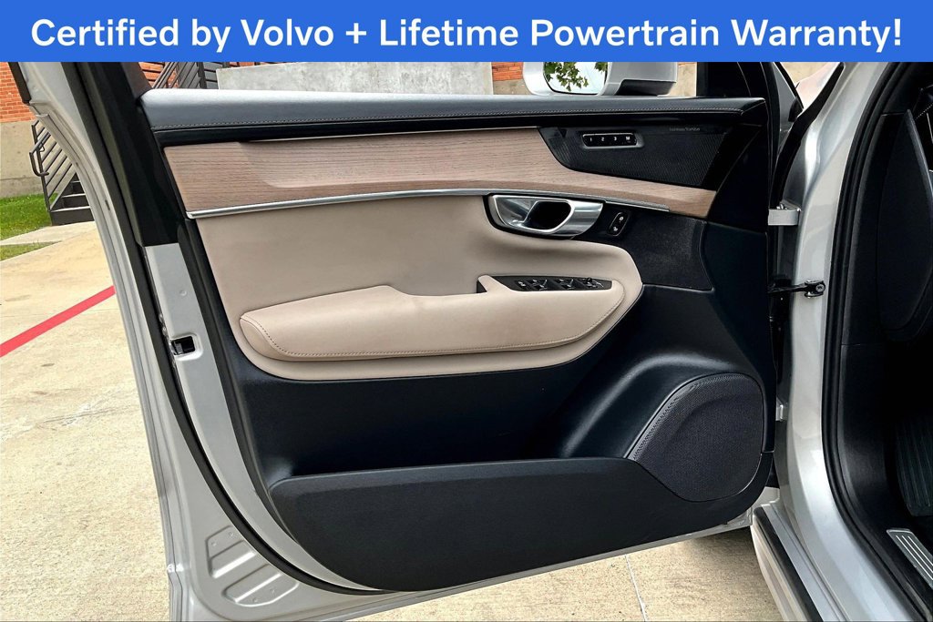 Used 2025 Volvo XC90 B6 Plus AWD/4WD image 24