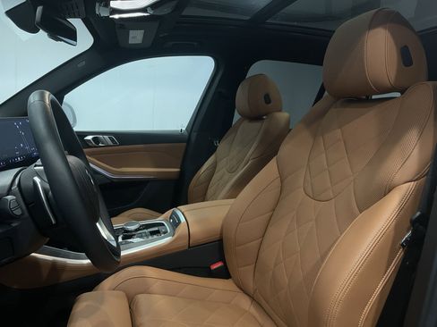 Used 2024 BMW X5 xDrive40i w/ Premium Package image 15