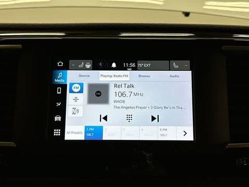 Used 2022 Chrysler Voyager LX FWD image 11