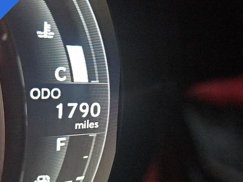 Used 2025 Lexus IS 500 image 9