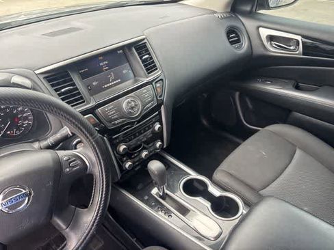 Used 2020 Nissan Pathfinder S FWD image 20