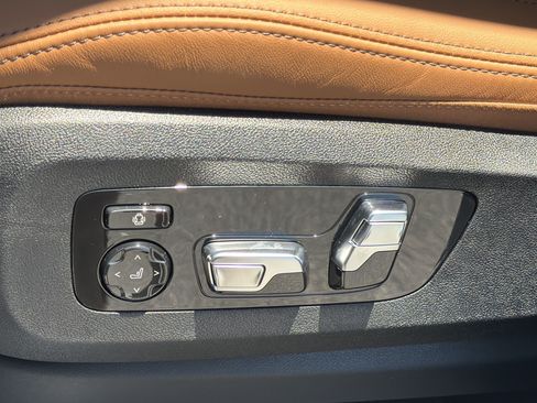 New 2027 BMW X7 xDrive40i w/ Executive Package AWD/4WD image 19