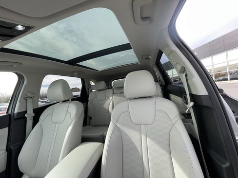 New 2025 Kia Sorento S w/ Panoramic Sunroof Package image 9