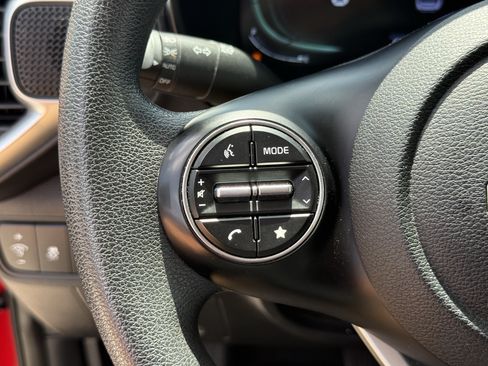Used 2024 Kia Soul LX w/ Option Group 015 FWD image 16
