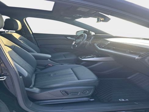 Used 2023 Audi Q4 e-tron Prestige w/ Black Optic Package image 7