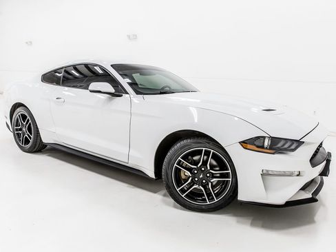 Used 2020 Ford Mustang Premium RWD image 9