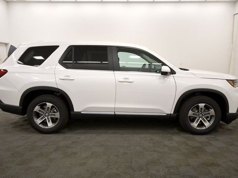 New 2025 Honda Pilot EX-L image 8