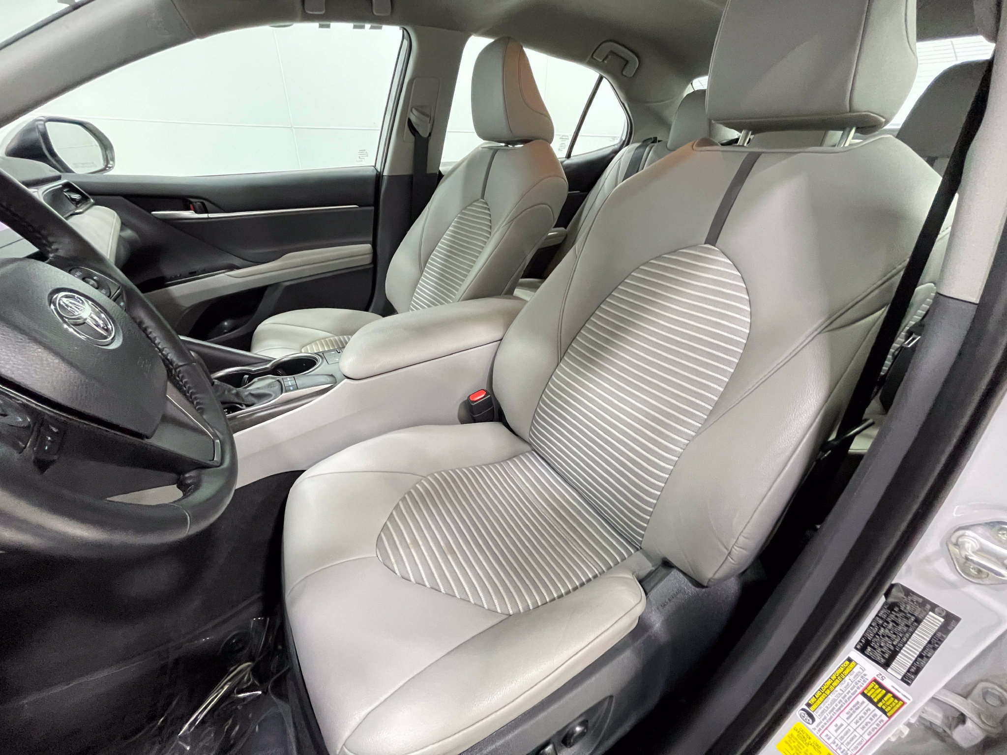 Used 2024 Toyota Camry SE w/ Cold Weather Package FWD image 12