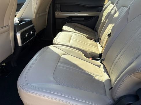 Certified 2024 Ford Expedition Limited AWD/4WD image 18