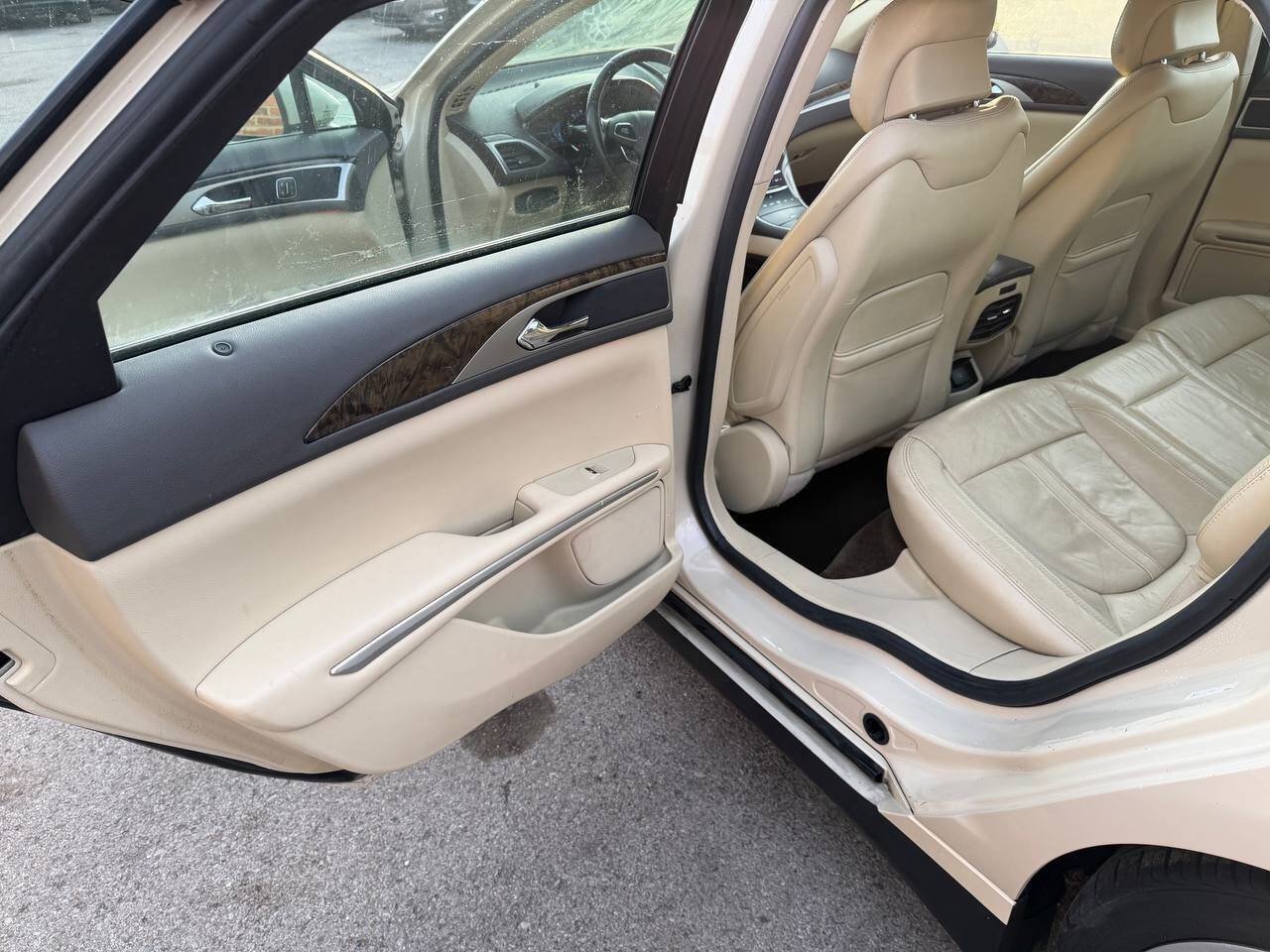 Used 2015 Lincoln MKZ Hybrid FWD image 25