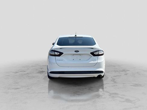 Used 2013 Ford Fusion SE FWD image 4