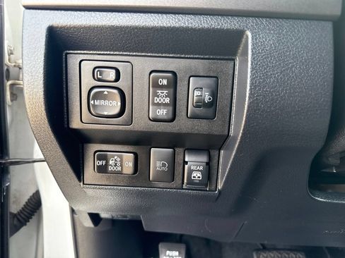 Used 2019 Toyota Tundra SR5 w/ TRD Sport Package AWD/4WD image 17