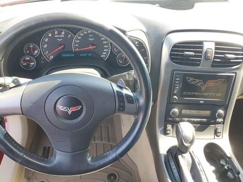 Used 2007 Chevrolet Corvette Coupe w/ Preferred Equipment Group RWD image 16