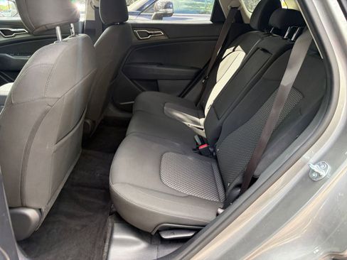 Used 2025 Kia Sportage LX FWD image 35