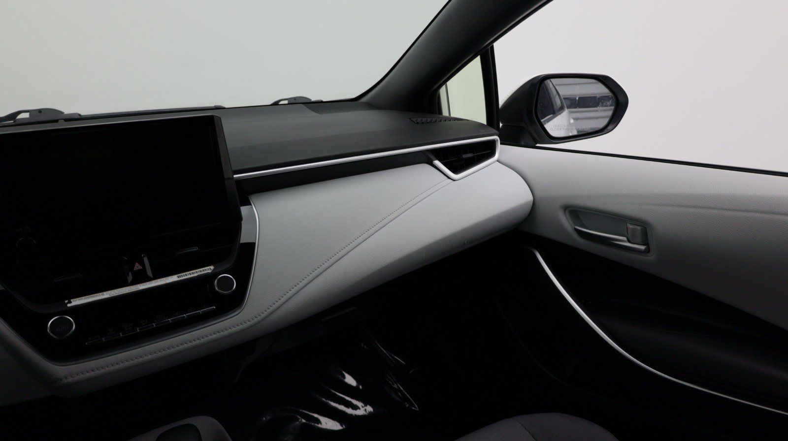 Used 2024 Toyota Corolla SE FWD image 27