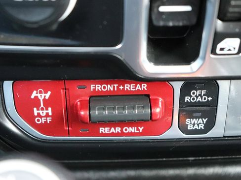 Used 2024 Jeep Wrangler Unlimited Rubicon 4xe AWD/4WD image 40