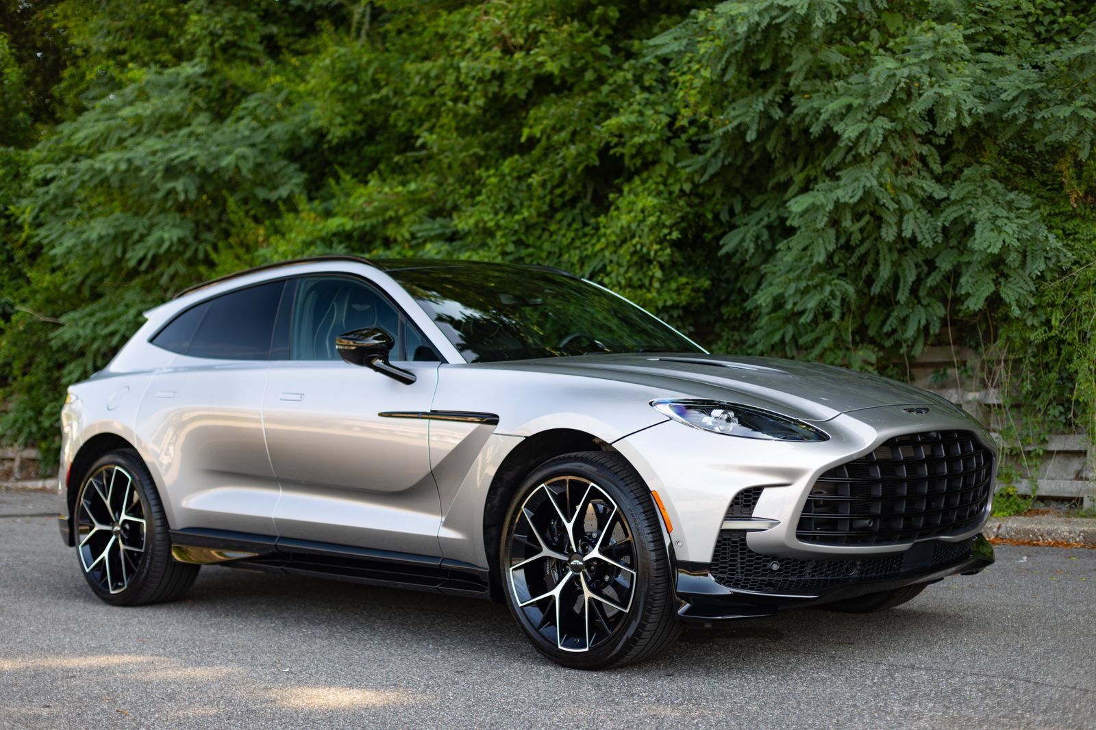 Used 2026 Aston Martin DBX 707 AWD/4WD image 3