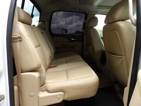 Used 2010 Chevrolet Silverado 2500 LTZ w/ Convenience Package AWD/4WD image 10
