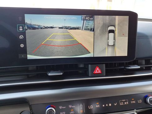 Used 2025 Kia Carnival SX Prestige image 21