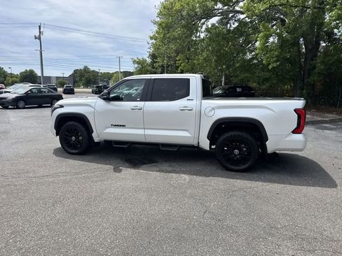Used 2024 Toyota Tundra Limited AWD/4WD image 8