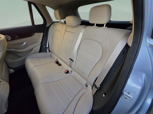 Used 2016 Mercedes-Benz GLC 300 4MATIC image 22