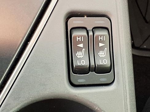 Certified 2025 Subaru Crosstrek 2.0i Premium image 21