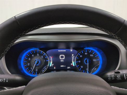 Certified 2023 Chrysler Pacifica Touring-L w/ S Appearance Package image 33