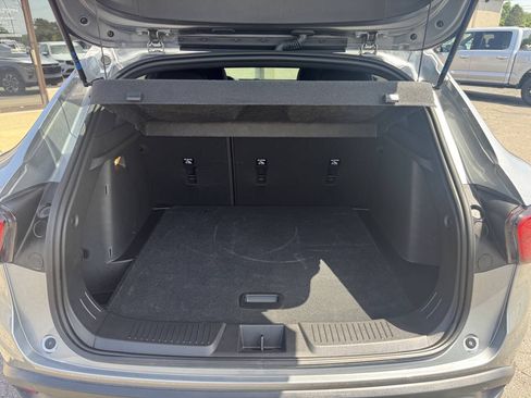 Used 2025 Chevrolet Trax RS w/ Sunroof Package FWD image 10
