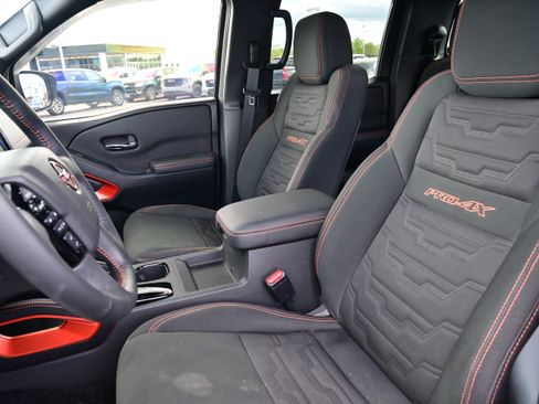 Used 2024 Nissan Frontier PRO-4X w/ Technology Package image 23