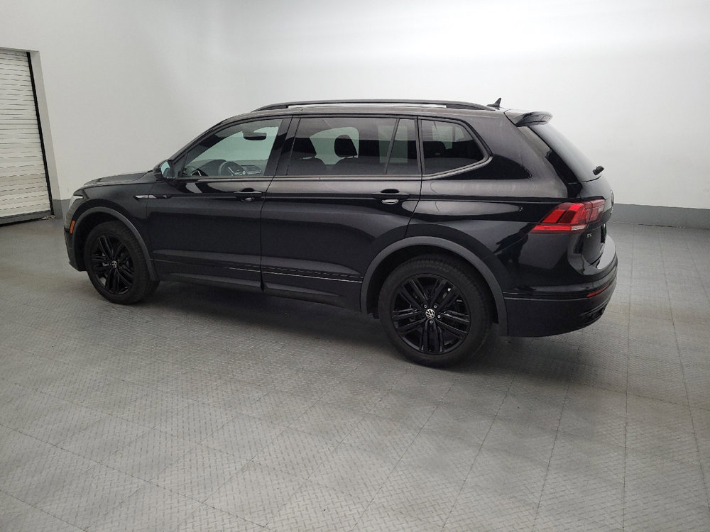 Used 2022 Volkswagen Tiguan SE R-Line AWD/4WD image 3
