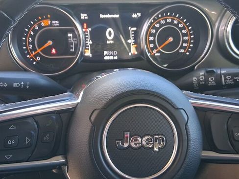 Used 2023 Jeep Wrangler Sahara w/ Cold Weather Group image 10